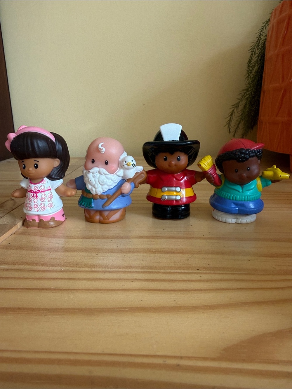 Fisher Price Mattel Little People Noah and friends